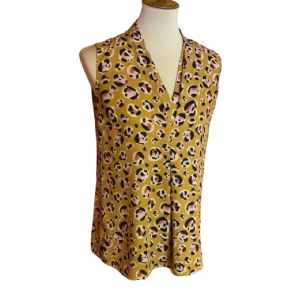 Cabi prowl leopard print sleeveless blouse